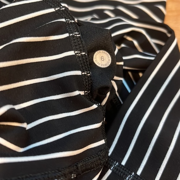 Lululemon Wunder Under Leggings 7/8 - size 6 - Picture 5 of 5